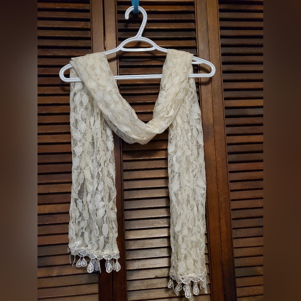 Floral Scarf Lace Leaf Design Teardrops White Cream